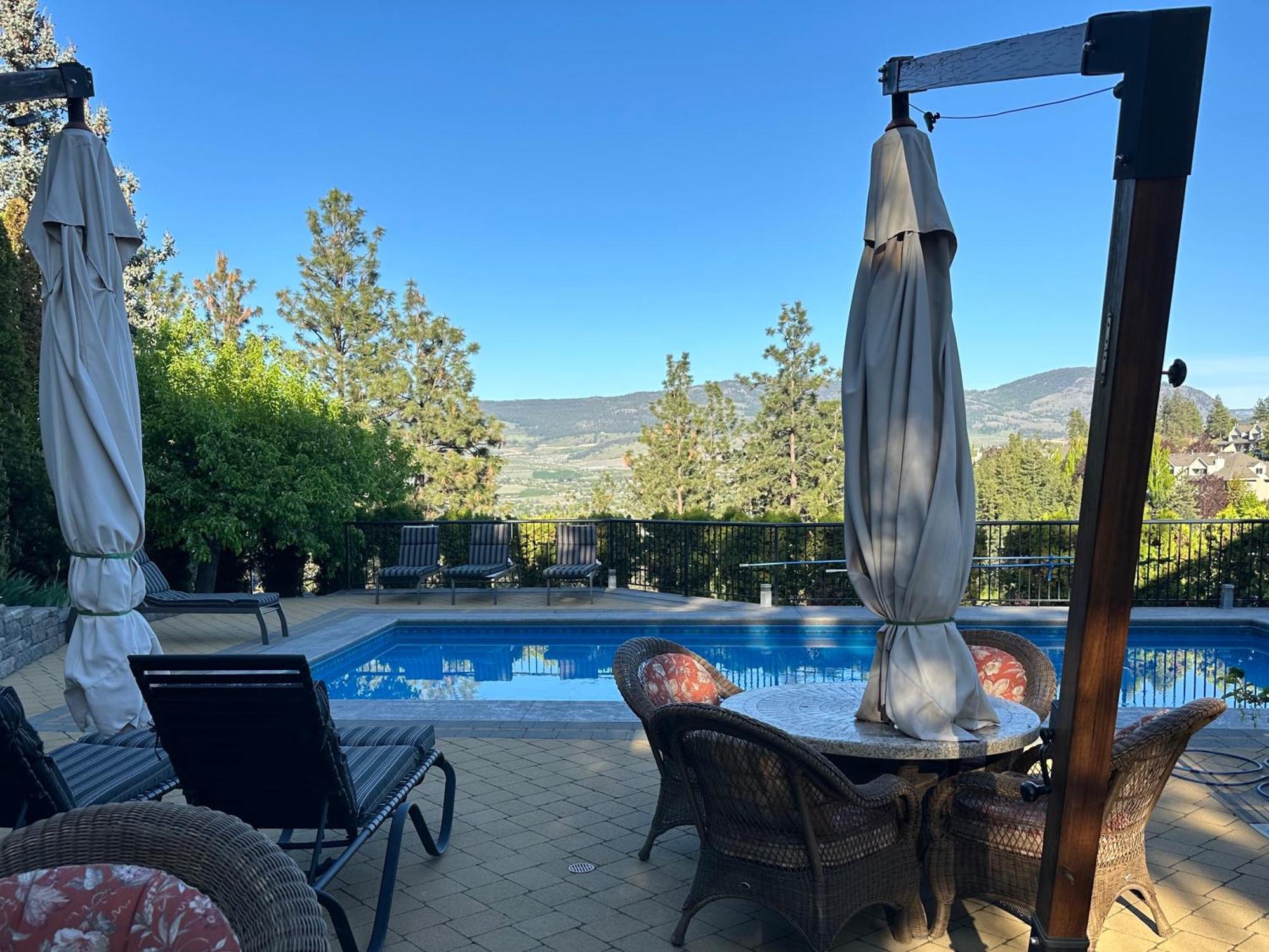 Under The Tree - Bed & Breakfast Kelowna Eksteriør billede