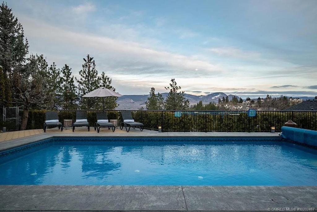 Under The Tree - Bed & Breakfast Kelowna Eksteriør billede